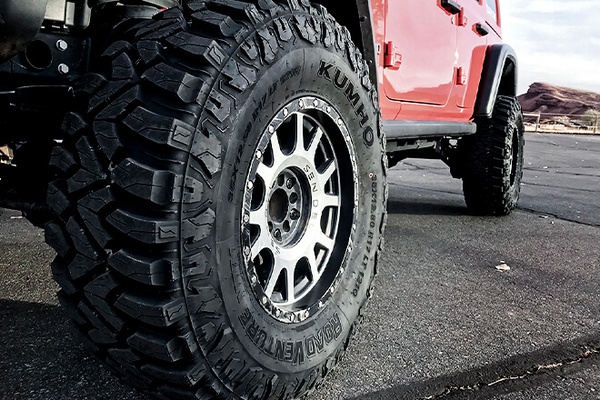 Kumho Road Venture MT71